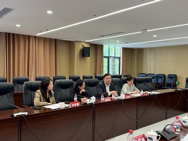 复旦大学上海医学院党委副书记杨伟国